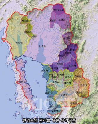 A study site(red line) for analysing coastal pollution contr 의 사진